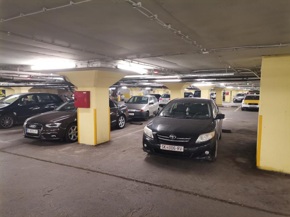 Calla 1 - Modern & Cozy Main Square Apartment In The City Shopping Center - Parking Slot With Parking Security Скоп'є Екстер'єр фото