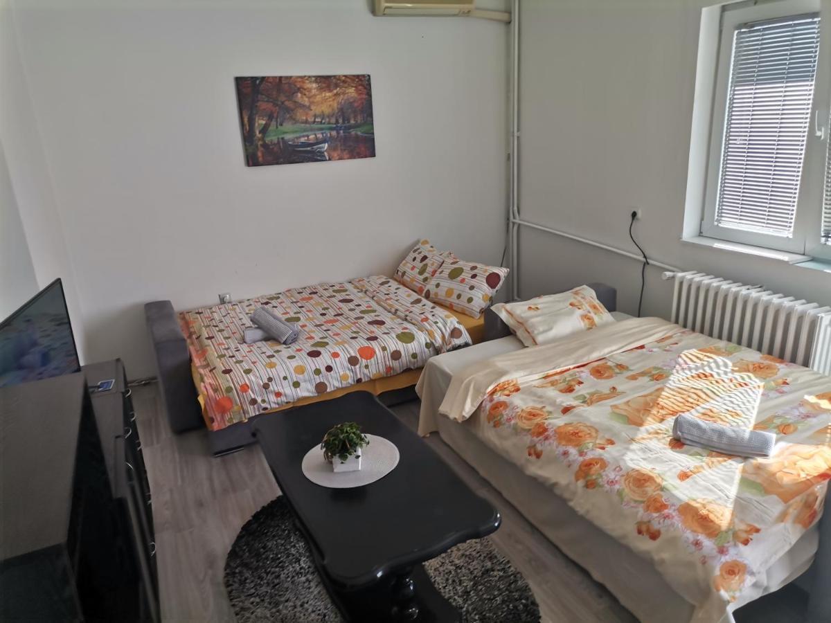Calla 1 - Modern & Cozy Main Square Apartment In The City Shopping Center - Parking Slot With Parking Security Скоп'є Екстер'єр фото